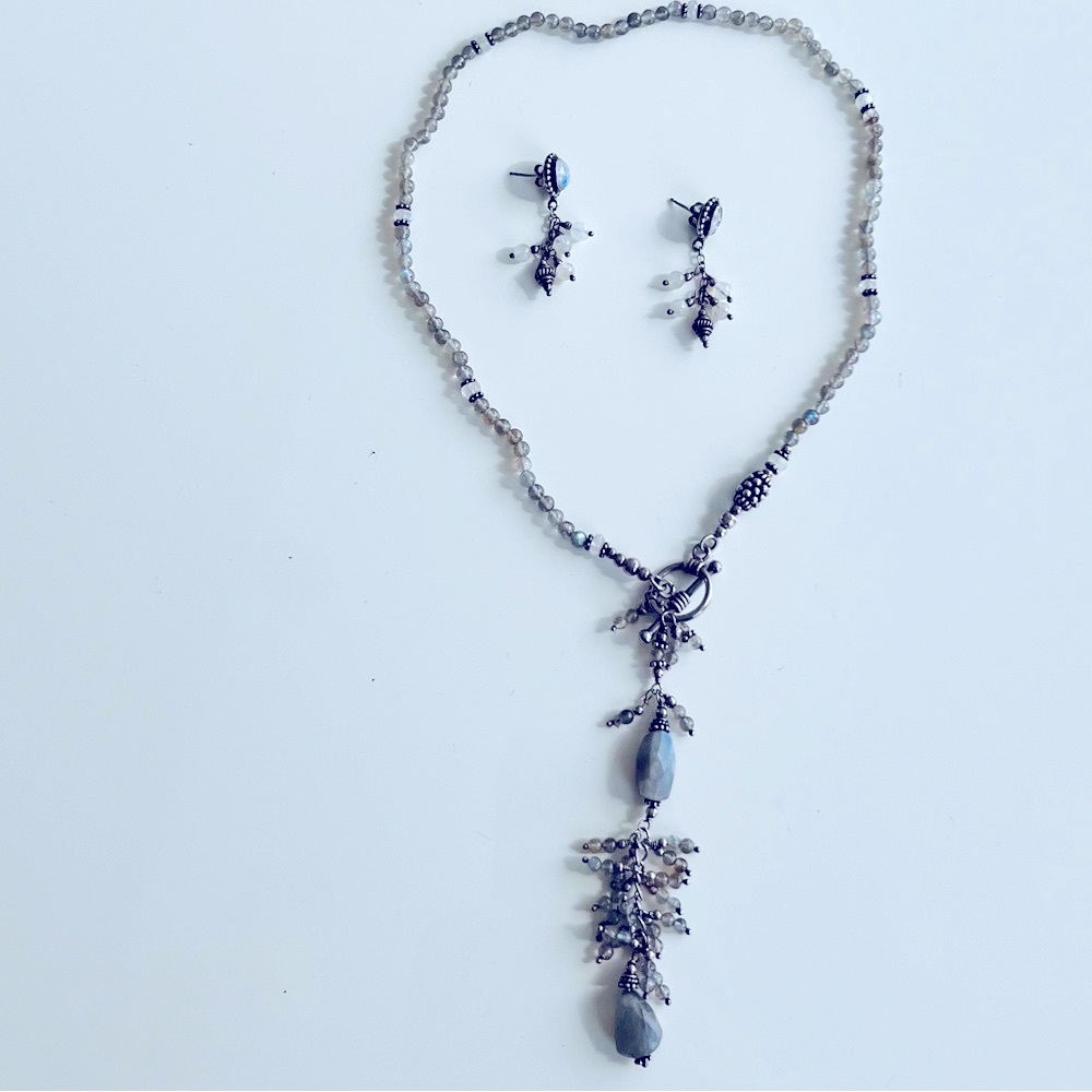 Elegant necklace & earrings in 925 sterling silver, made with rainbow moonstone